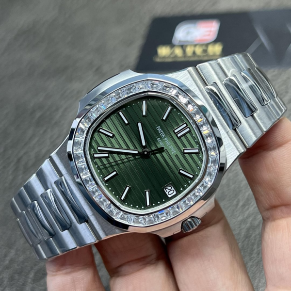 PATEK PHILIPPE Nautilus Stainless Steel with Green Dial and Diamond Bezel (40mm) Super Clone - Image 2