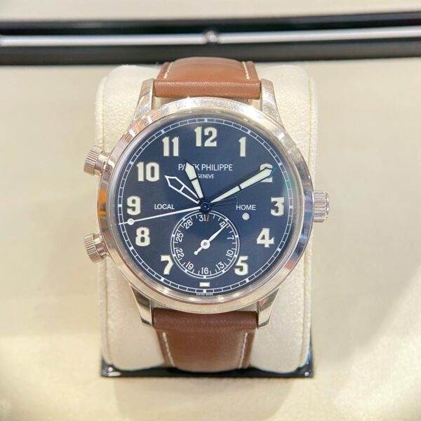 Patek Philippe Calatrava Pilot Travel Time 5524G-001 - Image 2