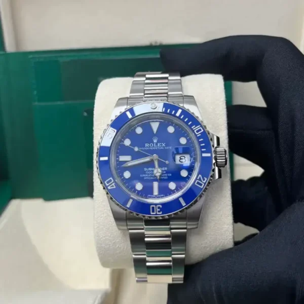 Rolex Perpetual Submariner 116610lv Series - Image 2