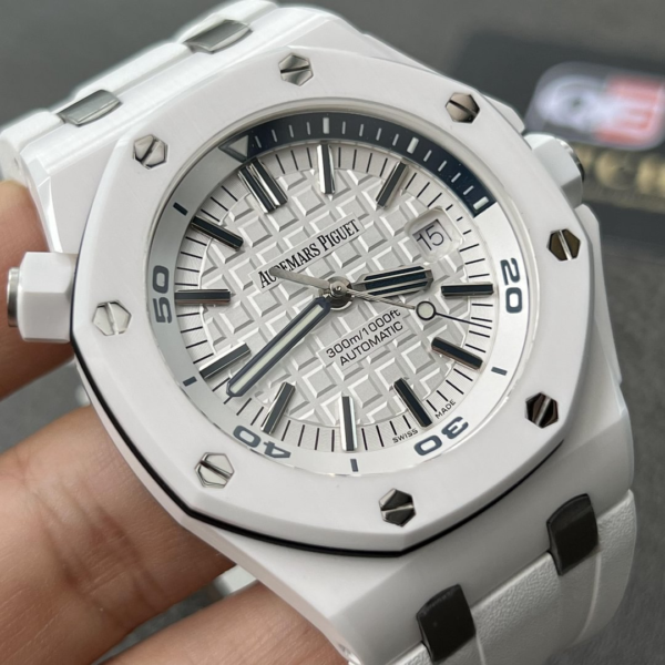 AUdemars Piguet Royal Oak Offshore Diver 15707 White Ceramic on White Rubber Strap 42mm Super Clone - Image 4