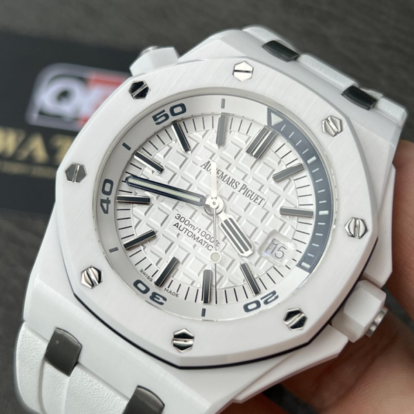 AUdemars Piguet Royal Oak Offshore Diver 15707 White Ceramic on White Rubber Strap 42mm Super Clone - Image 5