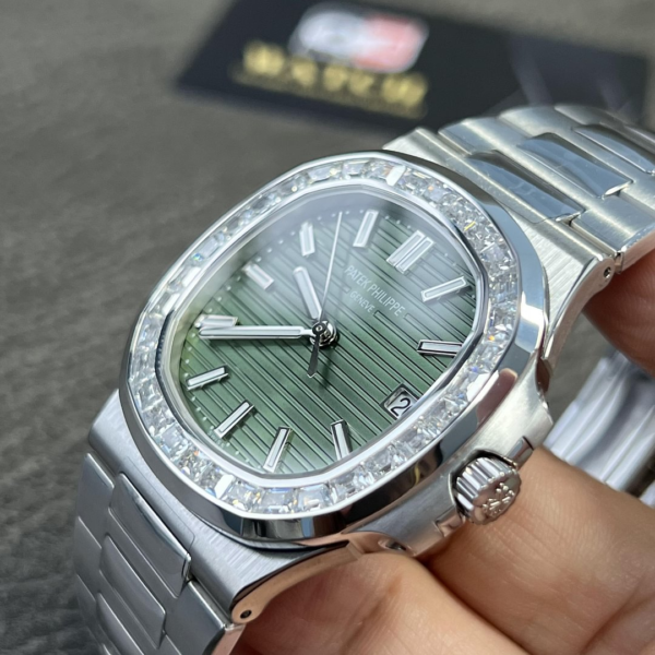 PATEK PHILIPPE Nautilus Stainless Steel with Green Dial and Diamond Bezel (40mm) Super Clone - Image 5