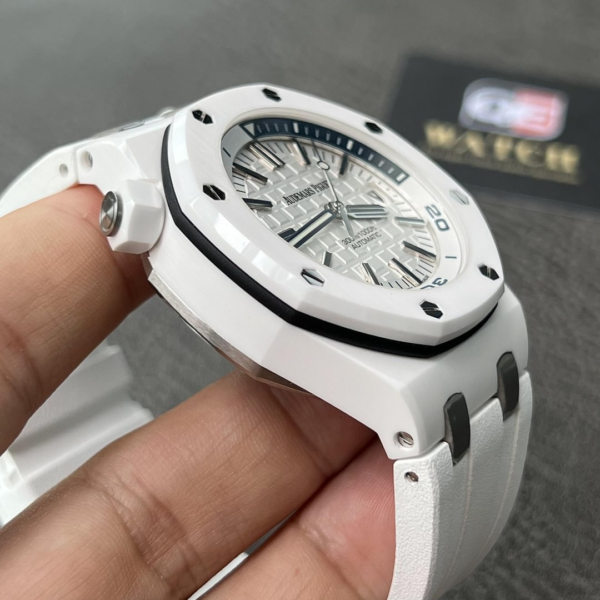 AUdemars Piguet Royal Oak Offshore Diver 15707 White Ceramic on White Rubber Strap 42mm Super Clone - Image 6