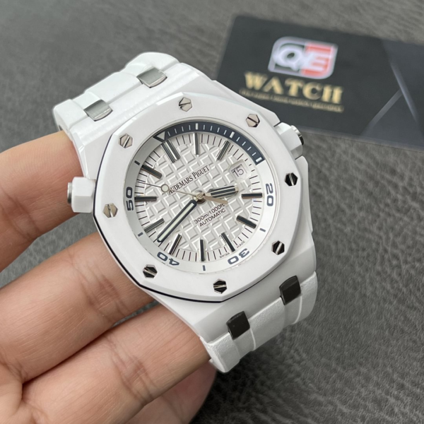 AUdemars Piguet Royal Oak Offshore Diver 15707 White Ceramic on White Rubber Strap 42mm Super Clone - Image 2