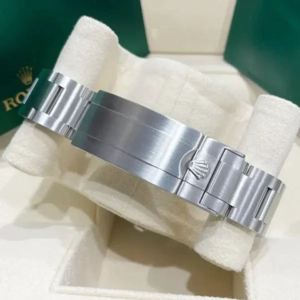 Rolex Submariner Hulk 116610LV Green Dial 40mm - Image 6